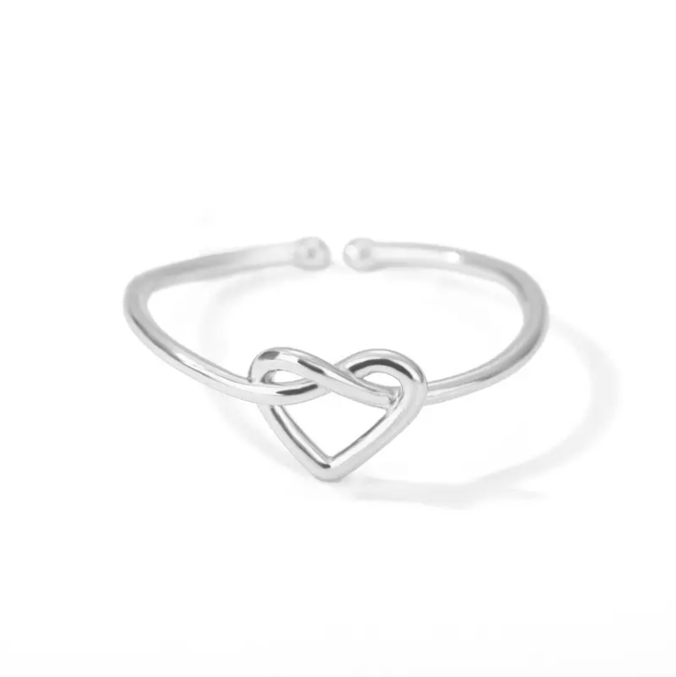 Adjustable gold-plated hollow heart ring, symbolizing self-love, positivity, and the beauty of an open and resilient heart.